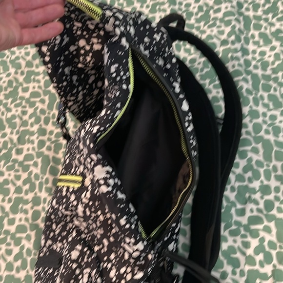 Fabletics The Riley Backpack - Picture 6 of 10
